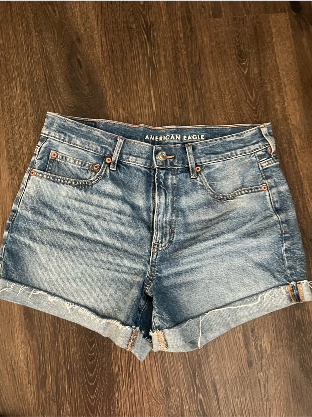 American Eagle Size 6 Medium Wash Strigid High Waisted Perfect Short Like New